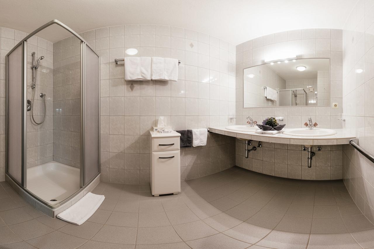 Hotel Regina ザーファウス エクステリア 写真